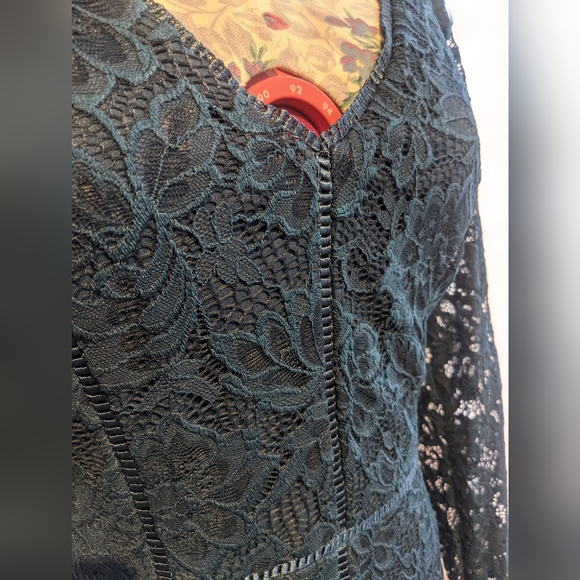 Green lace dress size XS - Picture 2 of 7